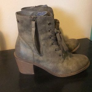 Roxy Boots
